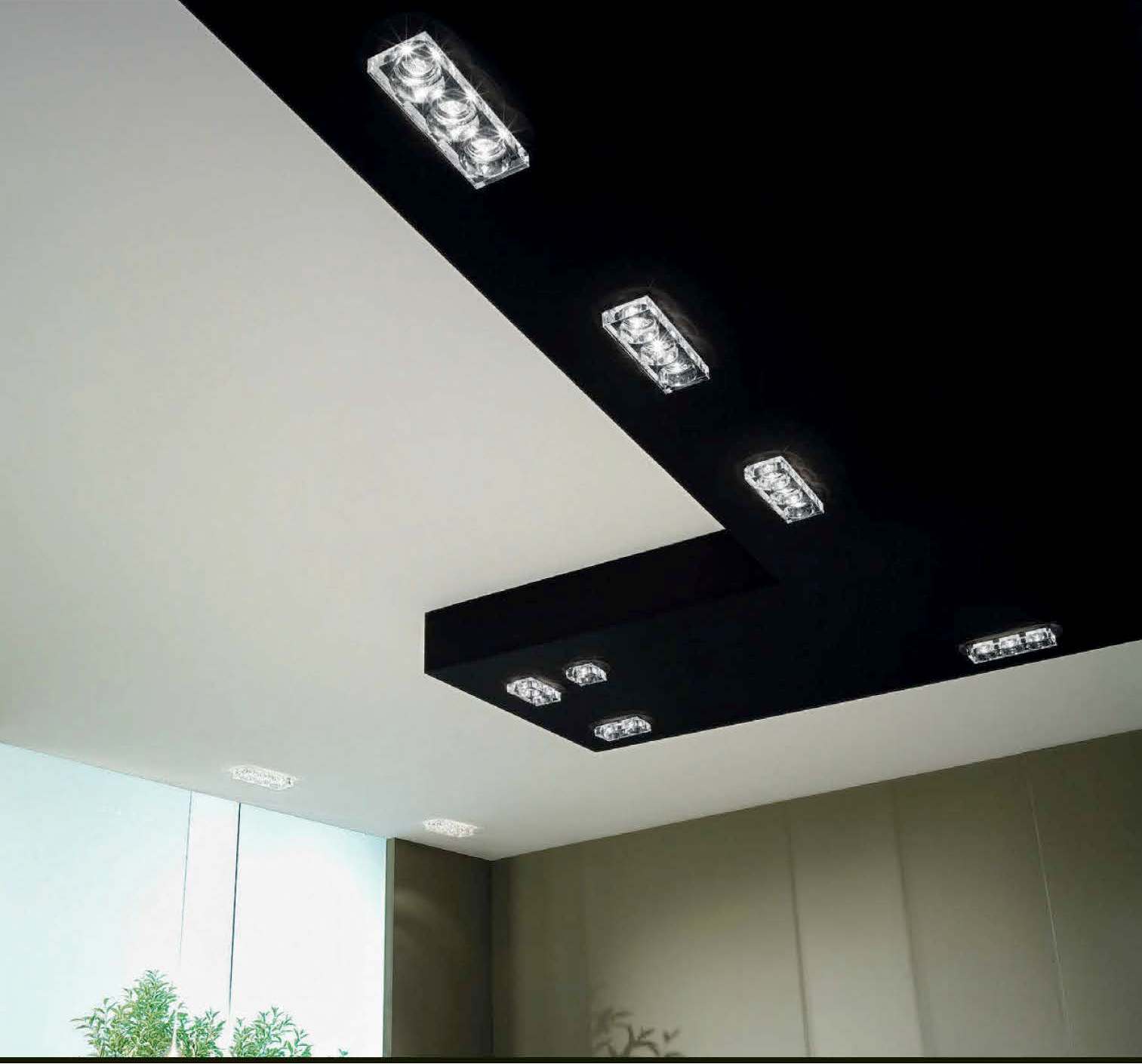 белый потолок черные светильники фото